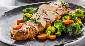 Chicken breast with vegetables